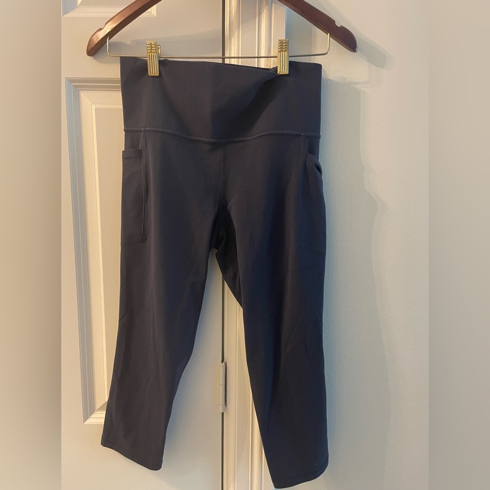 athleta salutation stash navy capri